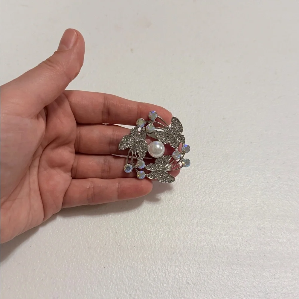 Cute Silver and Pearl Brooch